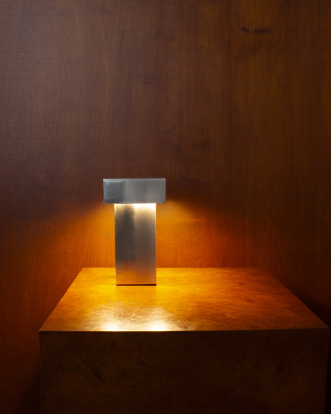 distinct s lamp